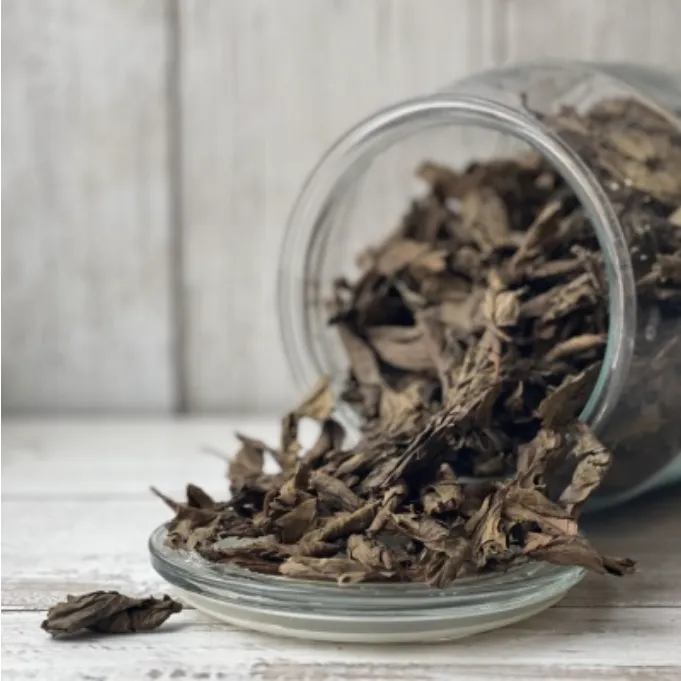 Клубничный чай ферментированный с кусочками сушеных ягод